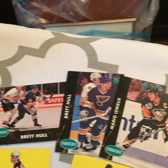 Hockey cards - 91-92 Parkhurst I. Kept in a box. From my father’s estate. - Picture 4 of 11